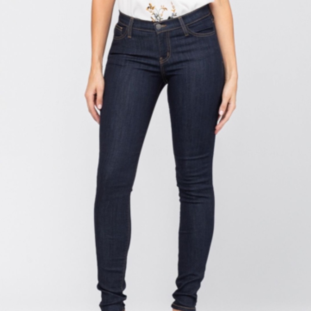 **NEW** JUDY BLUE'S CLASSIC JEANS
